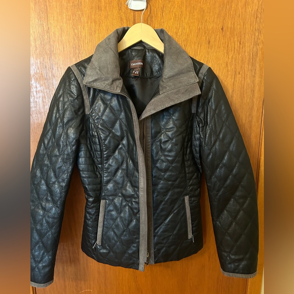 Danier Women's Quilted Genuine Leather Jacket - XS